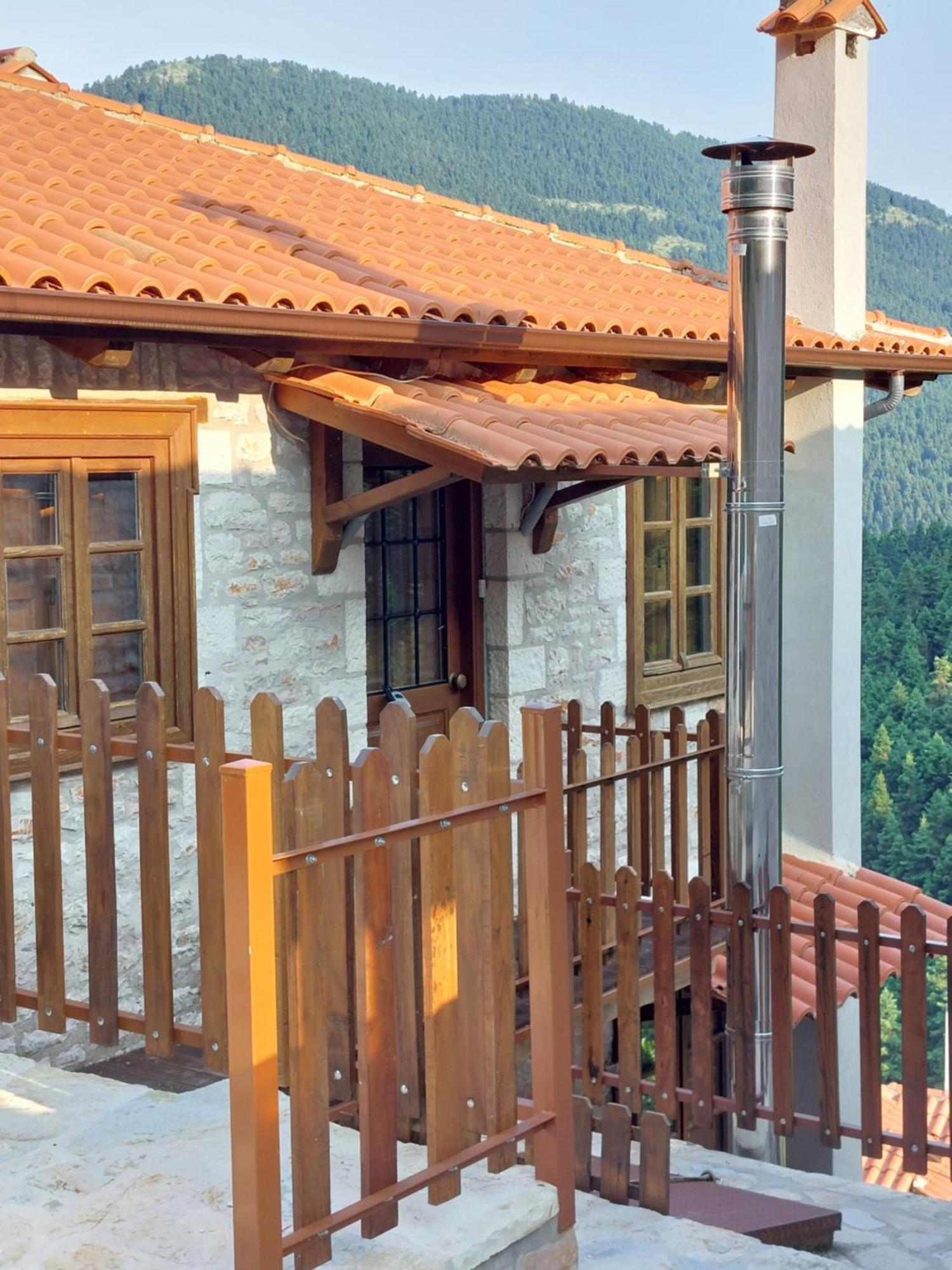 Villa Korfes-Κορφές Τριώροφη Βίλα Για Οικογένειες Και Παρέες Karpenisi Ngoại thất bức ảnh